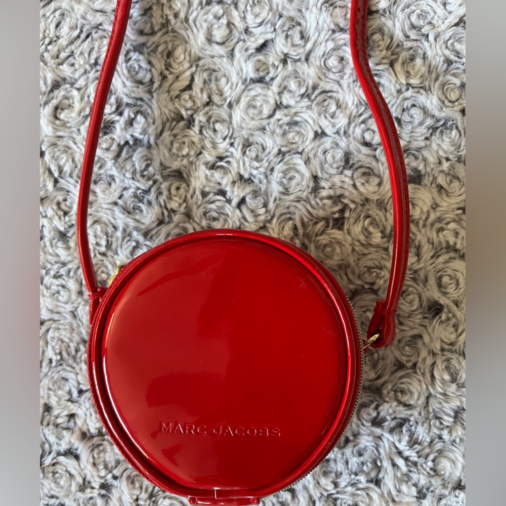 MARC JACOBS Red Round Micro Bag Patent Circle Kawaii Cute Mini Purse Statement